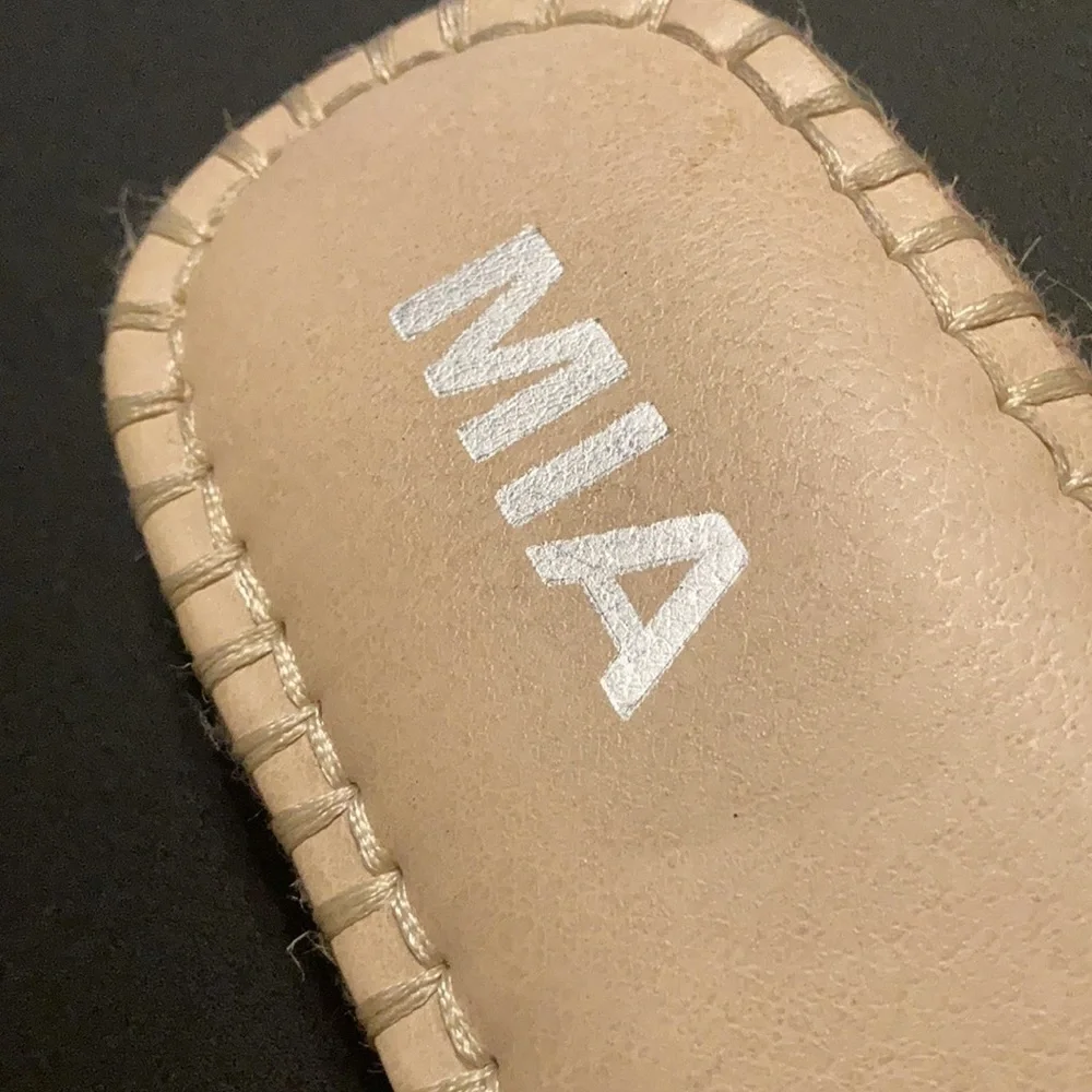 MIA Sandals Size 7‎